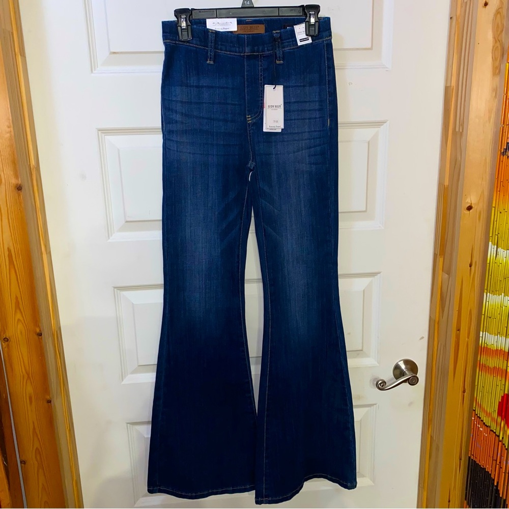 NWT Judy Blue blue jean denim pull on flare womens size 3 (26) high waisted